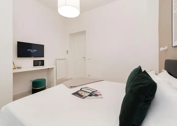 White Flat Santa Croce Apartment *